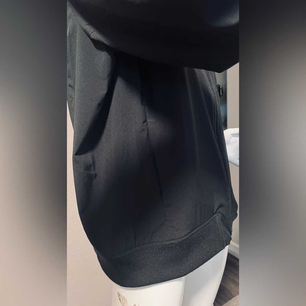 Banana Republic Women's Lightweight Bomber Jacket
Zippered Chest Pocket size L - Picture 7 of 14